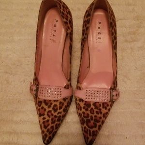 🎁 Leopard print with pink strap